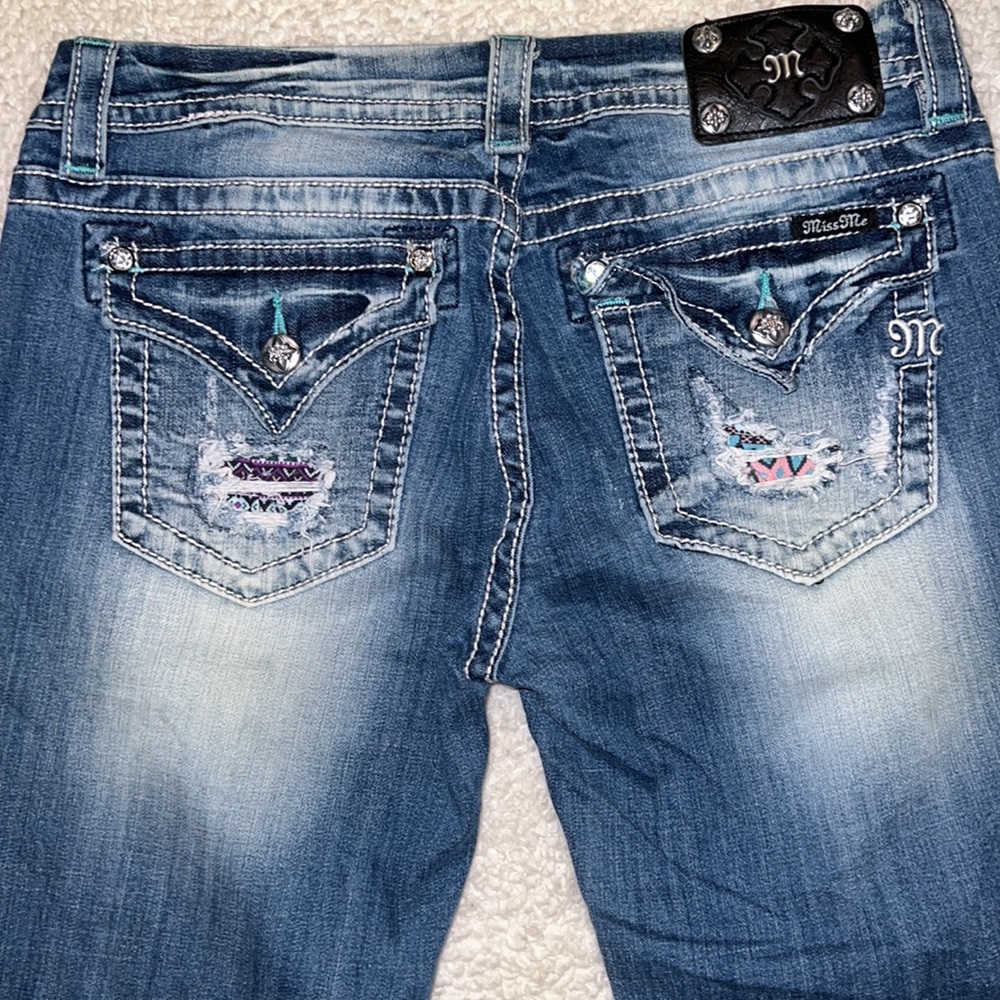 Miss Me Signature cropped jeans size 31 distressed